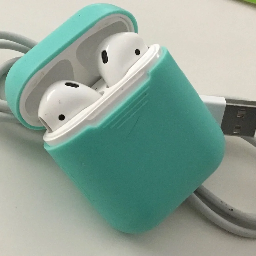 Wireless Earbuds with charging station, Mint Protective Case and cable